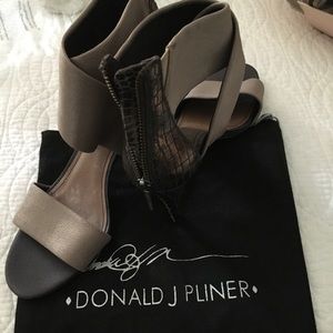 Donald J Pliner size 9.5